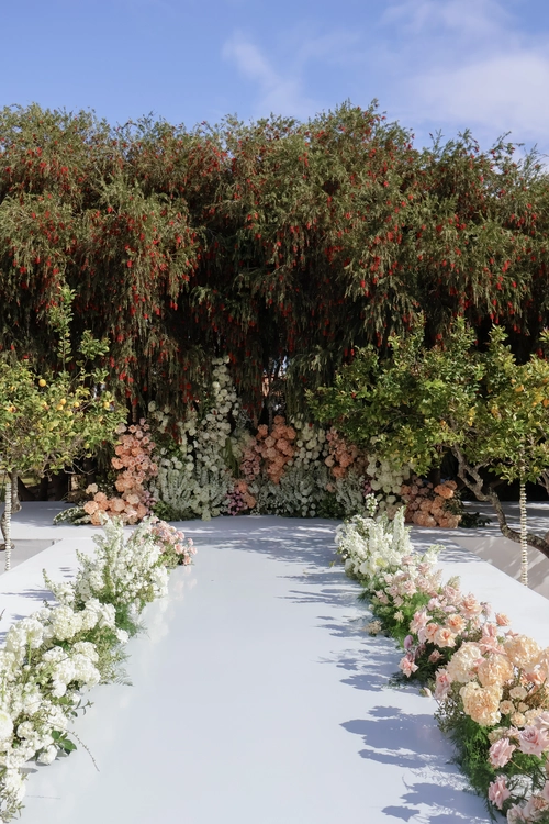Opulent floral instalations for weddings and events by Decorelle_Portugal and Europe Destination Wedding